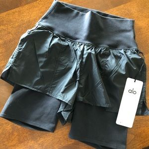 Alo yoga high waisted circuit shorts,  size XS NWT